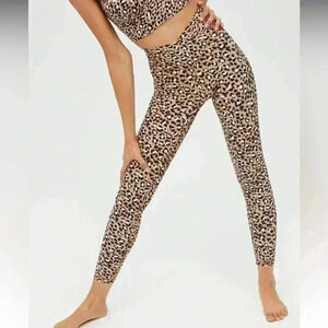 NWT OFFLINE By Aerie Real Me High Waisted Crossover Legging Size XS Short